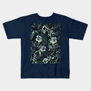 World of Birds V Kids T-Shirt